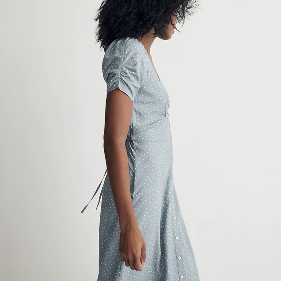 Madewell | Leedra Button-Front Midi Dress in Dot - Picture 5 of 8